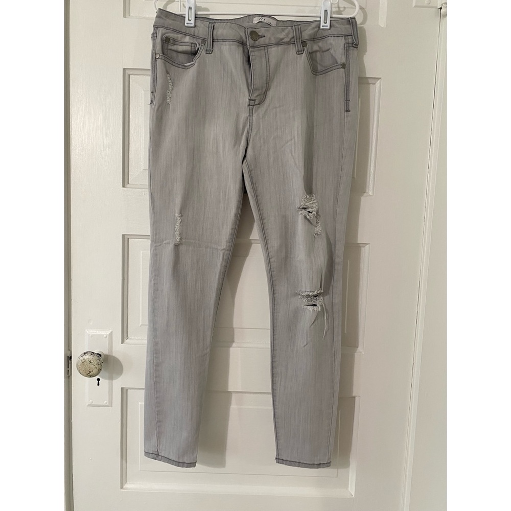 Elan. Large. Distressed denim.